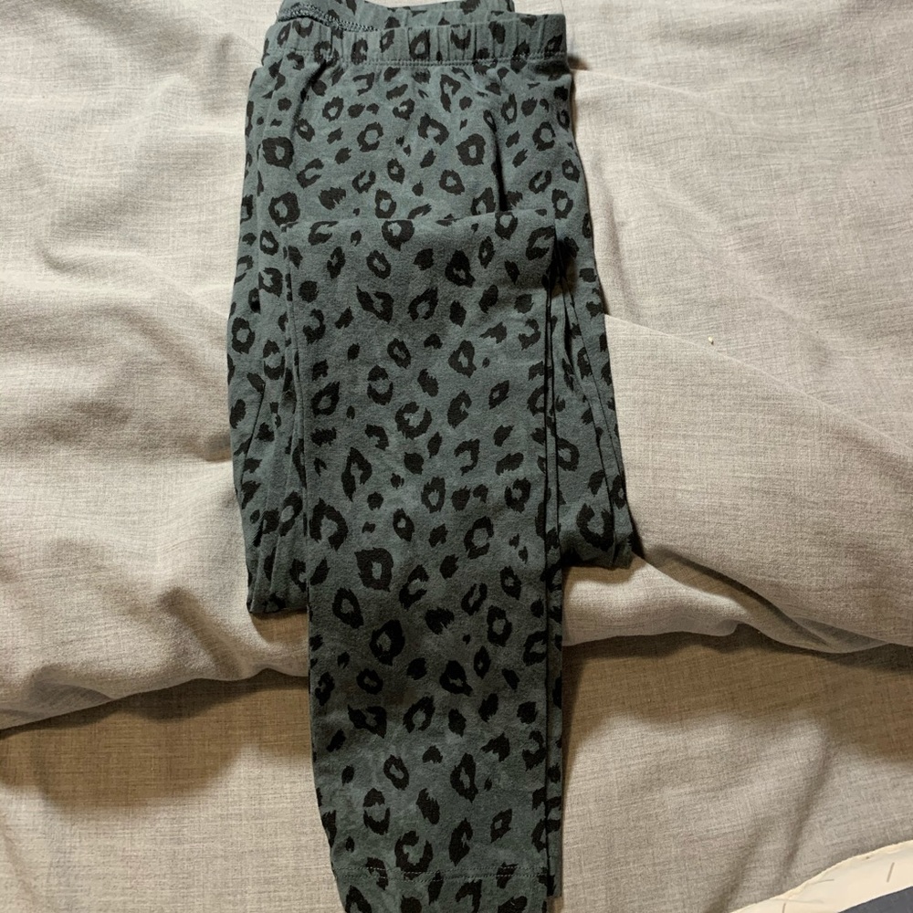 Gray Leopard Print Leggings